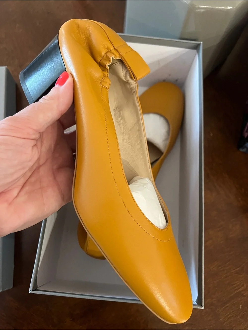 Everlane The Day Heel Mustard Yellow Italian Leather Pumps Size 10 New in box - Picture 3 of 9